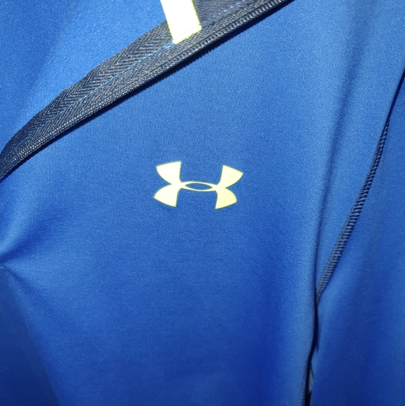 Like new Men's Under Armour Shirt size Medium - Picture 3 of 4